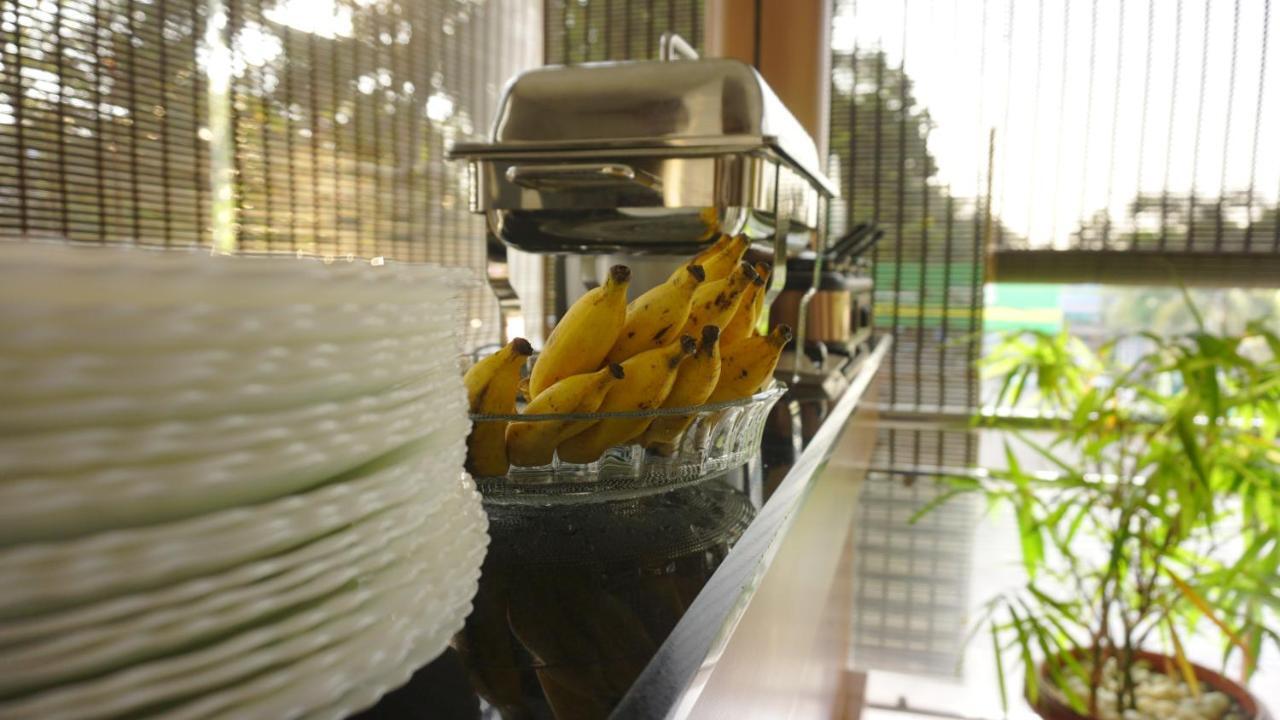 タヤムクリーズ ロイヤル イン Kochi エクステリア 写真